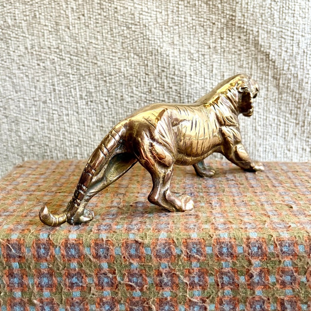 ❌SOLD❌ Vintage 1970s Solid Brass Prowling Tiger Figurine, EXCELLENT Condition! - Picture 7 of 11